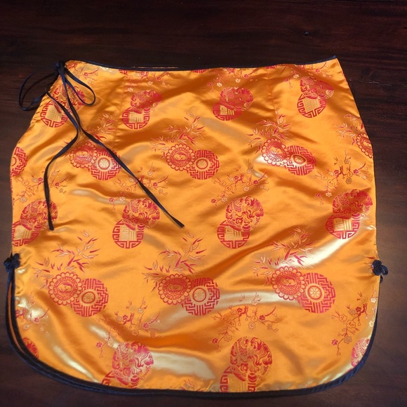 Custom made Yellow Asian Skirt XL - Picture 2 of 8